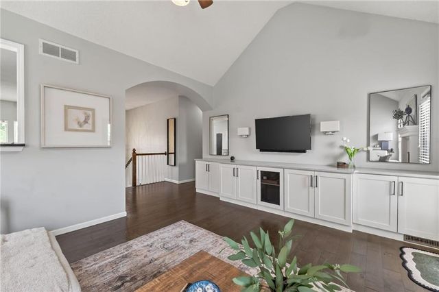 19712 E 6th Street North Street, Independence, MO 64056