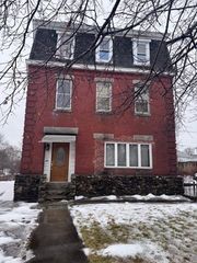 308 Plantation St 3, Worcester, MA 01604