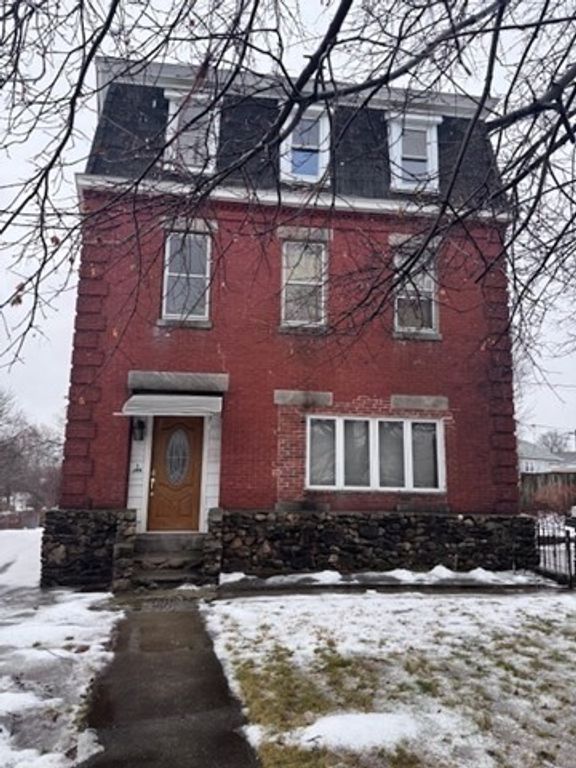 308 Plantation St 3, Worcester, MA 01604