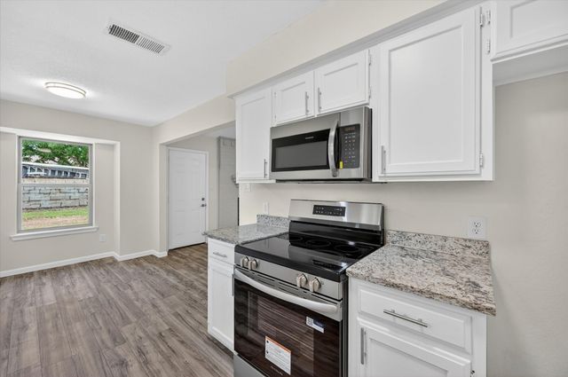 3200 S Meadow Drive, Fort Worth, TX 76133
