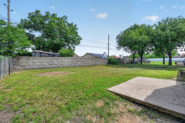 3200 S Meadow Drive, Fort Worth, TX 76133
