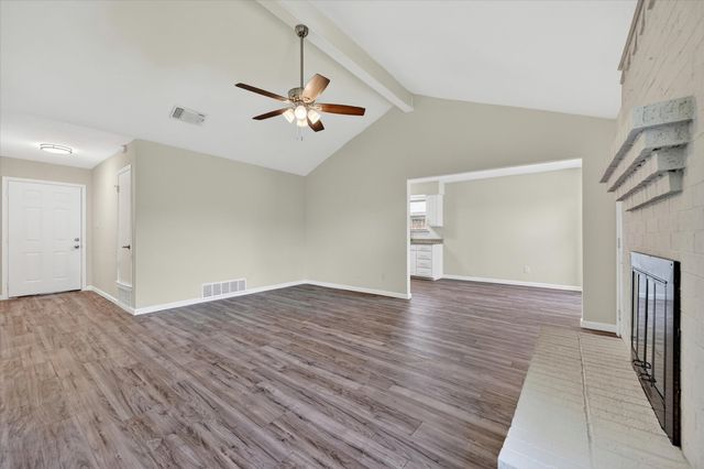 3200 S Meadow Drive, Fort Worth, TX 76133