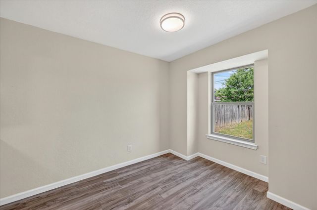 3200 S Meadow Drive, Fort Worth, TX 76133