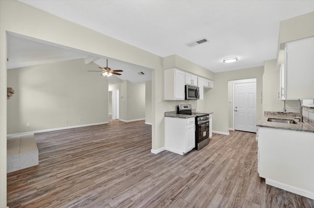 3200 S Meadow Drive, Fort Worth, TX 76133