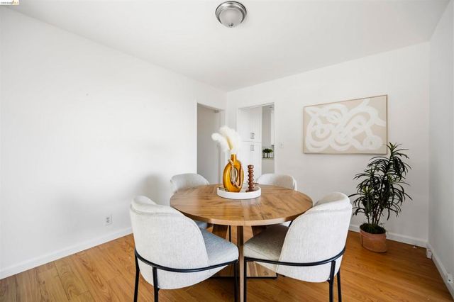 6914 Outlook Ave, Oakland, CA 94605
