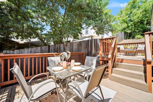 6914 Outlook Ave, Oakland, CA 94605