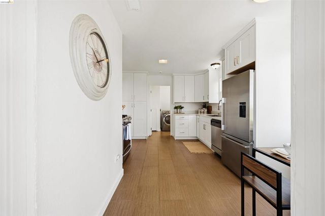 6914 Outlook Ave, Oakland, CA 94605