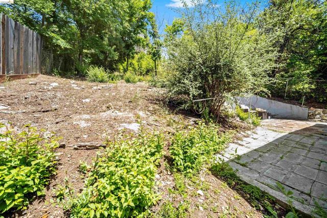 6914 Outlook Ave, Oakland, CA 94605