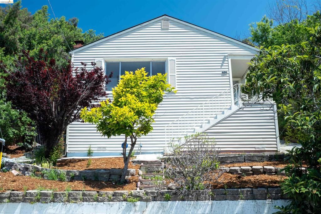 6914 Outlook Ave, Oakland, CA 94605