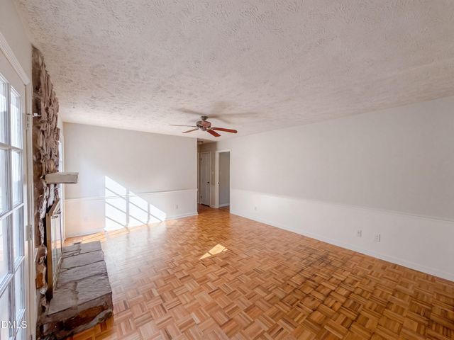2337 Rolling Hill Road, Fayetteville, NC 28304