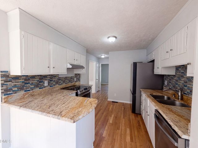 2337 Rolling Hill Road, Fayetteville, NC 28304