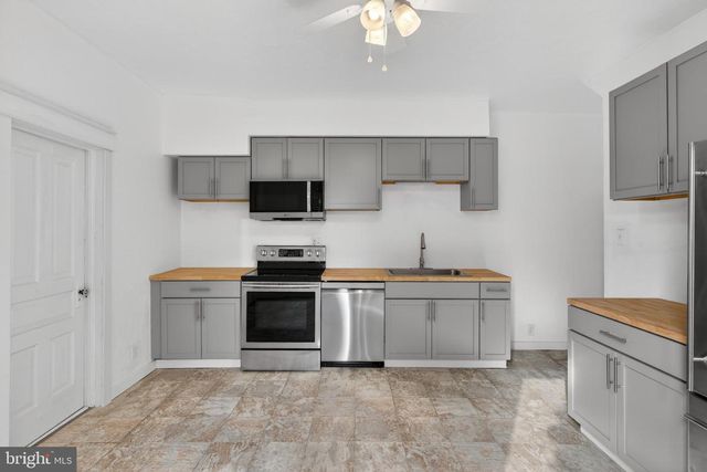 202 S MAIN ST, Red Lion, PA 17356