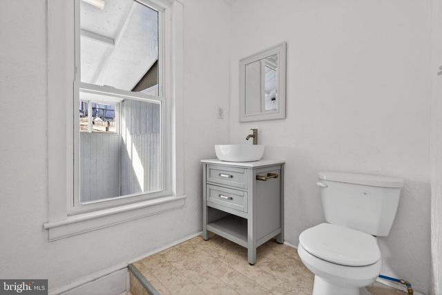 202 S MAIN ST, Red Lion, PA 17356