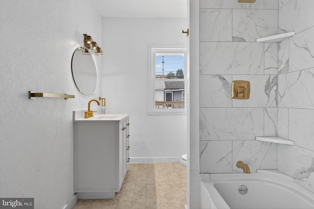 202 S MAIN ST, Red Lion, PA 17356