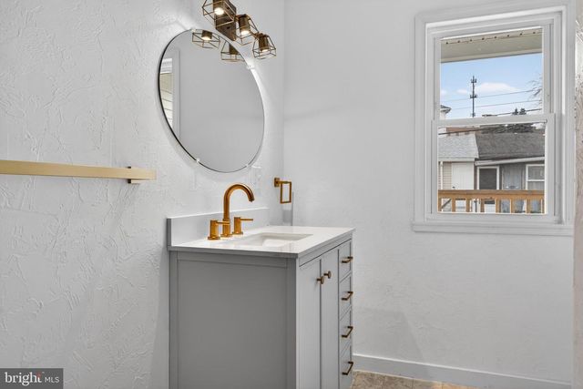 202 S MAIN ST, Red Lion, PA 17356