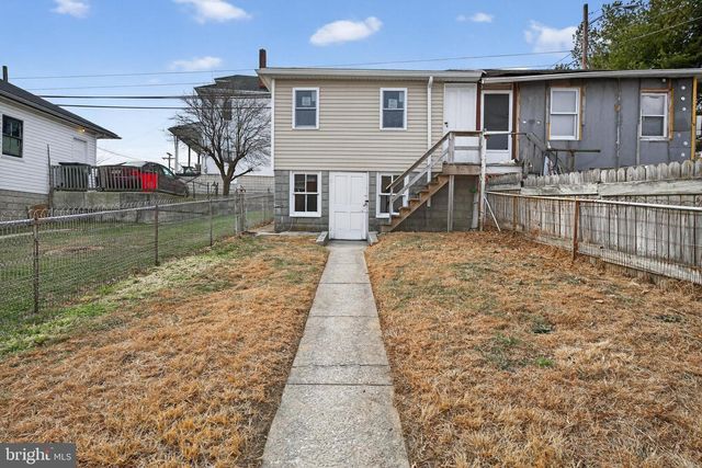 202 S MAIN ST, Red Lion, PA 17356