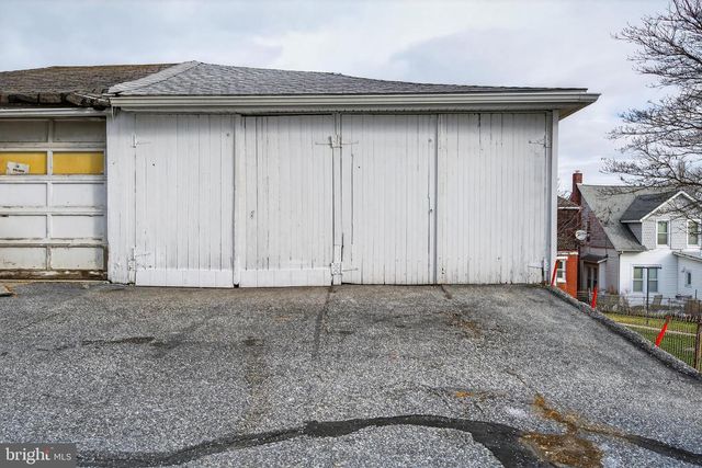 202 S MAIN ST, Red Lion, PA 17356