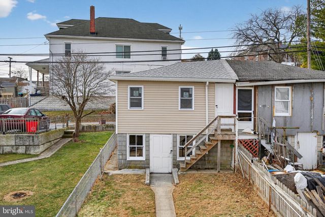 202 S MAIN ST, Red Lion, PA 17356