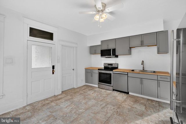 202 S MAIN ST, Red Lion, PA 17356