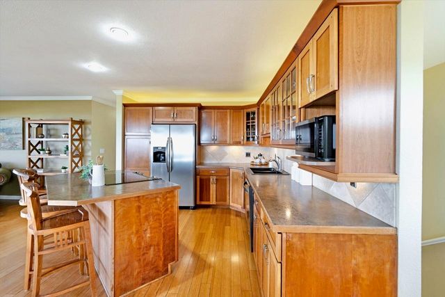 1115 Pookela Rd, Makawao, HI 96768