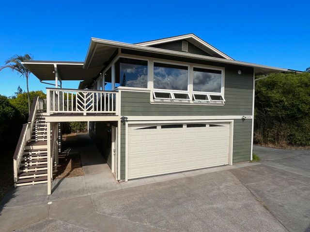 1115 Pookela Rd, Makawao, HI 96768