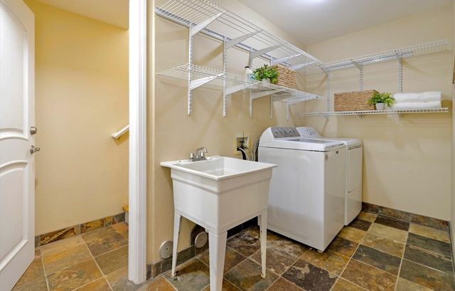 1115 Pookela Rd, Makawao, HI 96768