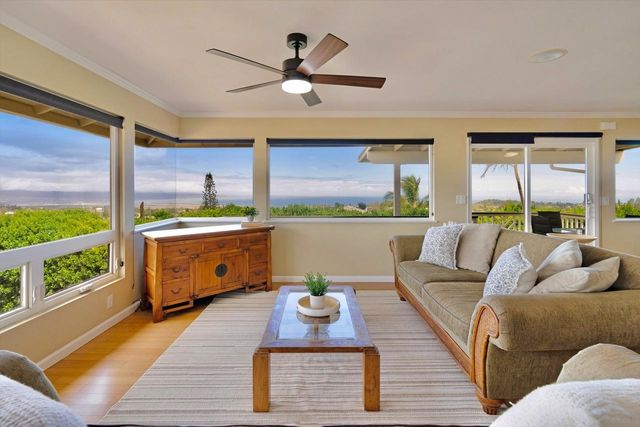 1115 Pookela Rd, Makawao, HI 96768