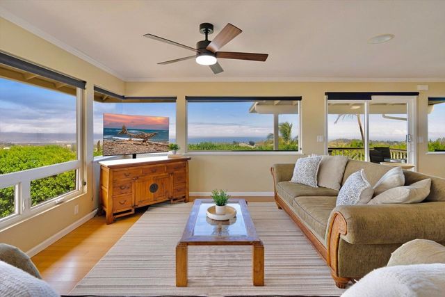 1115 Pookela Rd, Makawao, HI 96768