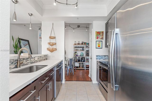 533 NE 3rd Ave 503, Fort Lauderdale, FL 33301