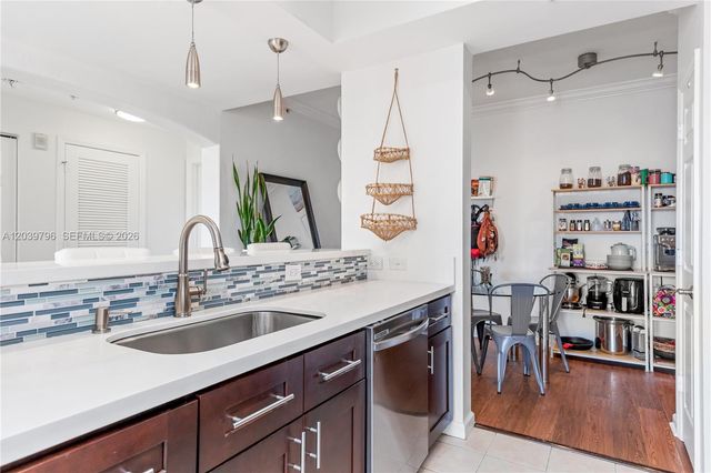 533 NE 3rd Ave 503, Fort Lauderdale, FL 33301