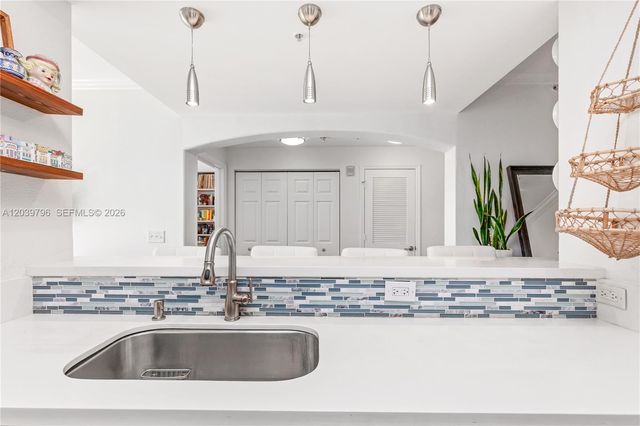 533 NE 3rd Ave 503, Fort Lauderdale, FL 33301