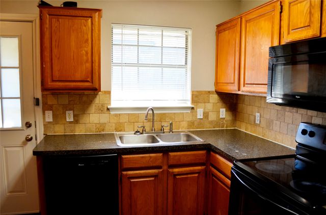7 States Avenue, Midlothian, TX 76065