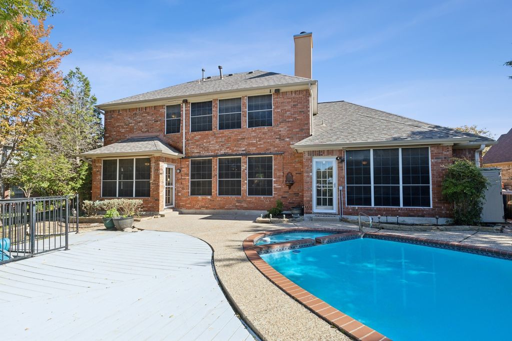 2822 Roundrock, Mckinney, TX 75072