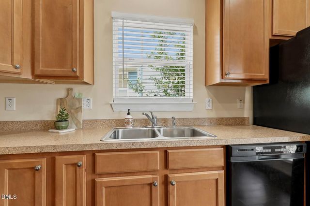 336 Kinellan Lane, Cary, NC 27519