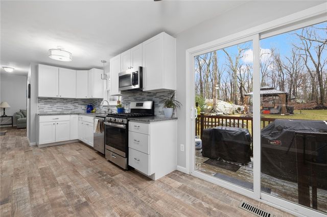 69 Walden Way, Cranston, RI 02921