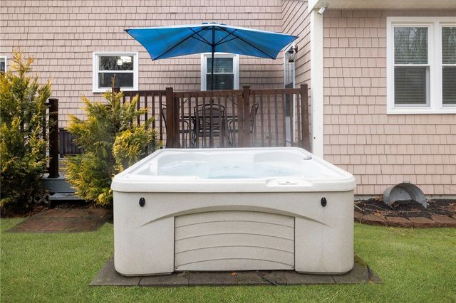 69 Walden Way, Cranston, RI 02921