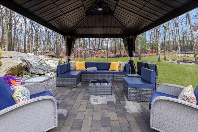 69 Walden Way, Cranston, RI 02921