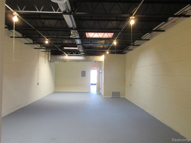 15292 E 8 Mile Road, Detroit, MI 48235