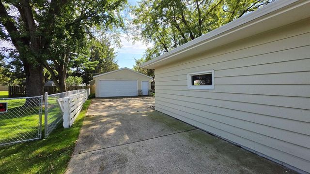 1213 Kellogg Avenue, Janesville, WI 53546
