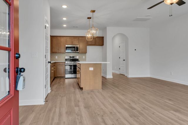 350 Twig PVT Court, Hendersonville, TN 37075