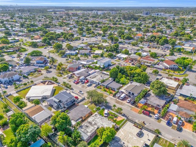 841 E 15th Pl, Hialeah, FL 33010