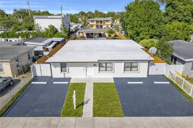 841 E 15th Pl, Hialeah, FL 33010