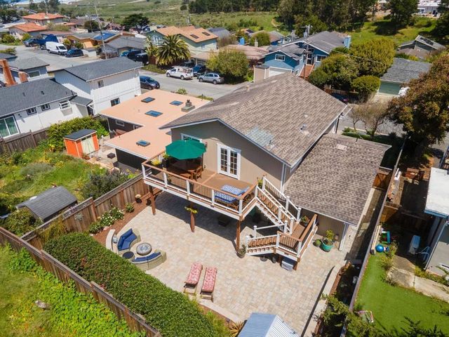 468 4th Street, Montara, CA 94037