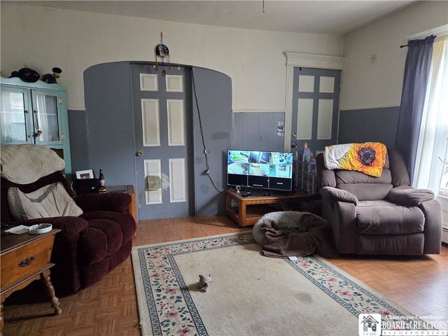 8 East Newland Avenue, Jamestown, NY 14701