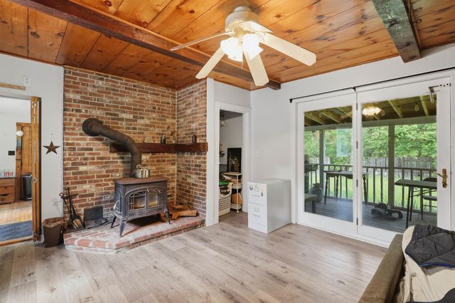 32 East Lull Place, New Boston, NH 03070