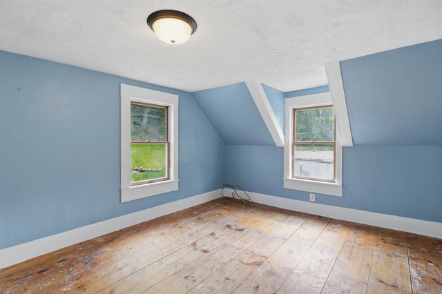 32 East Lull Place, New Boston, NH 03070