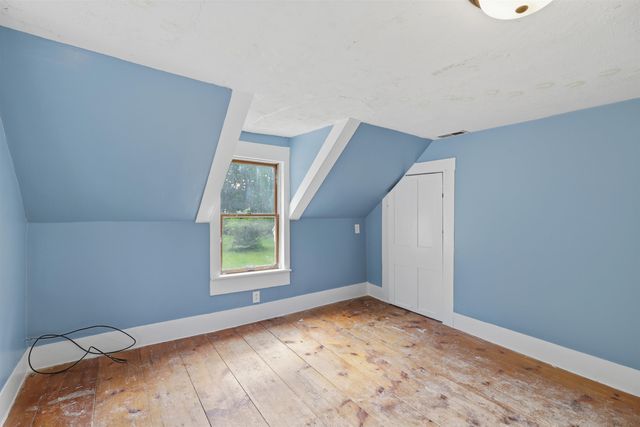 32 East Lull Place, New Boston, NH 03070
