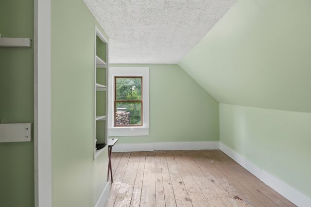 32 East Lull Place, New Boston, NH 03070