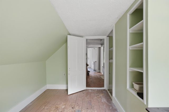 32 East Lull Place, New Boston, NH 03070