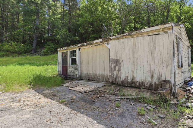 32 East Lull Place, New Boston, NH 03070